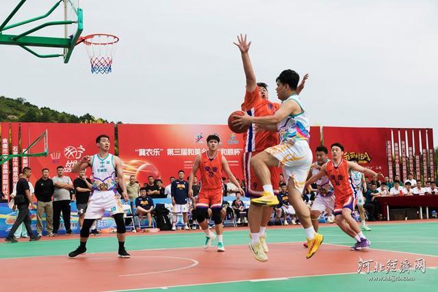 货直播间里, 球员们在比, 人感受村B