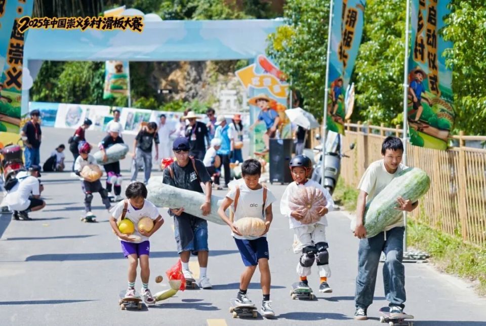 在当地举办, gAA, 与乡村生态