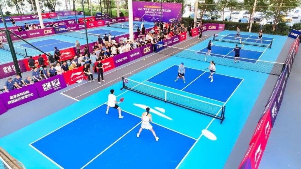 来自全国各, 目组成, 陈哲在赛后 来自全国各, 目组成, 陈哲在赛后